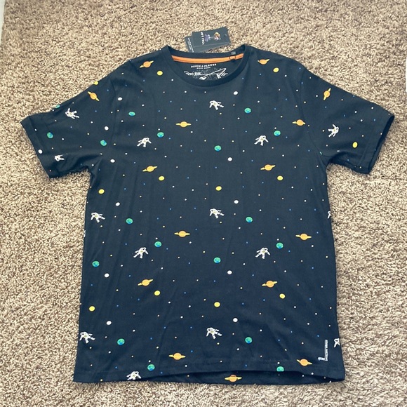 Denim & Flower "Into The Air" T-Shirt (L) by Ricky Singh - Picture 2 of 6